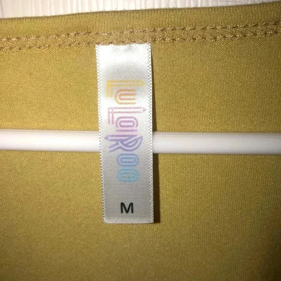 Lularoe top - Picture 2 of 3